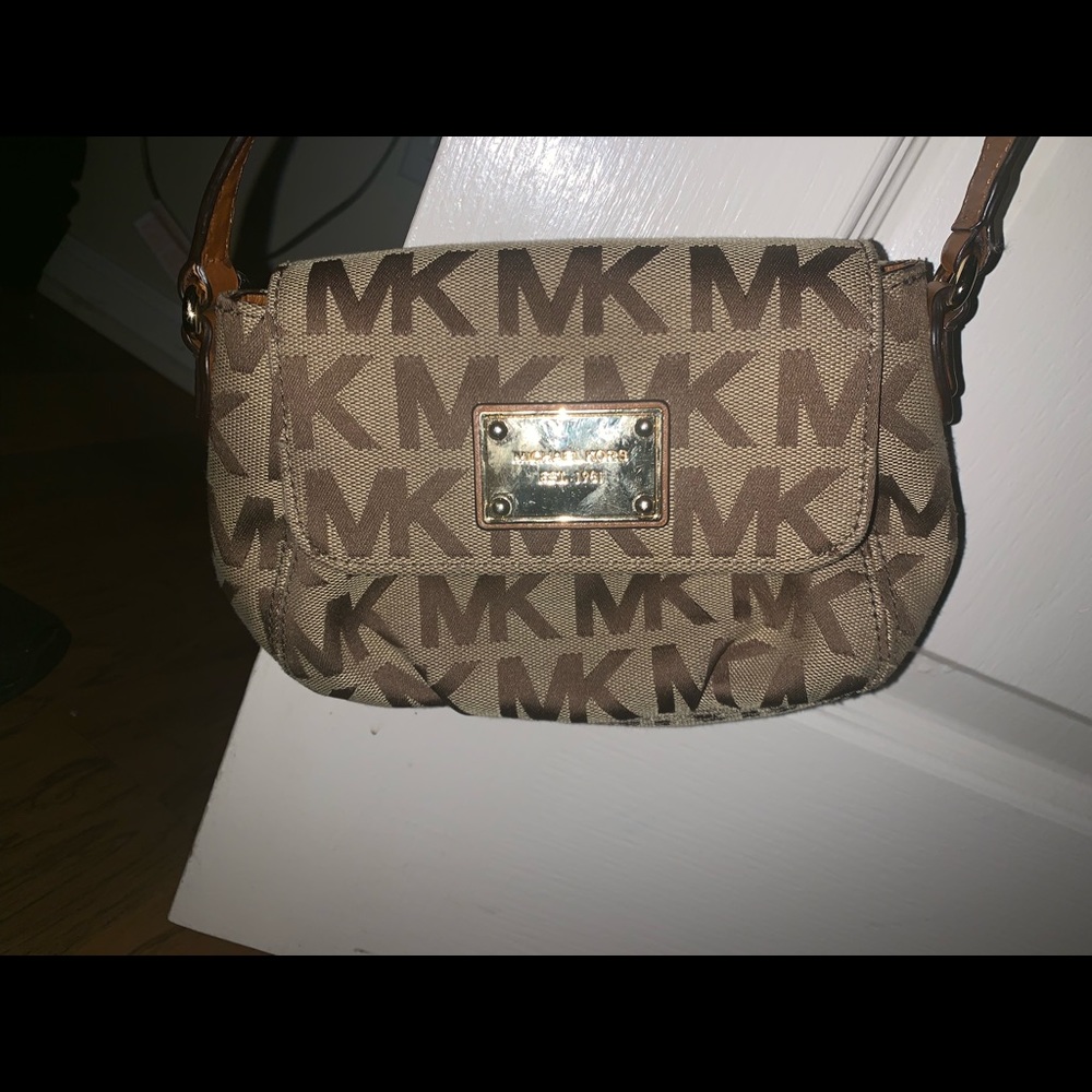 Michael kors cross body bag